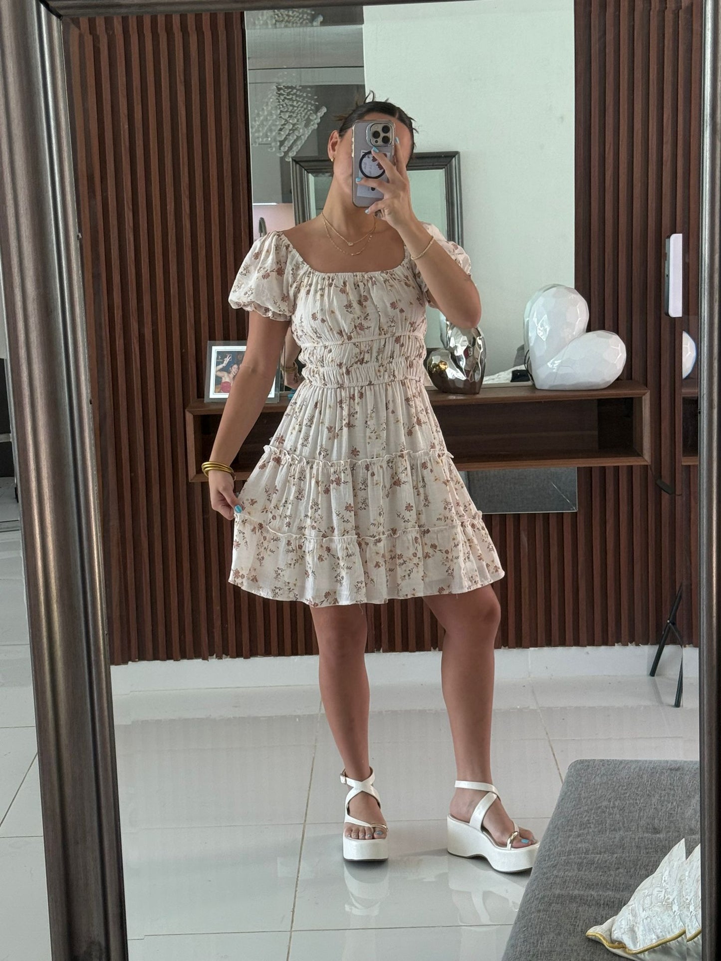 Vestido Floral Blanco Off-Shoulder Mini