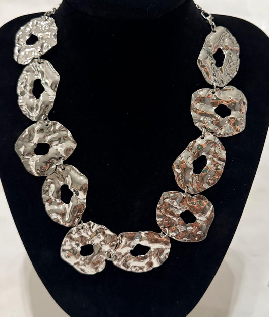 Collar Eslabones Plateados Martillados