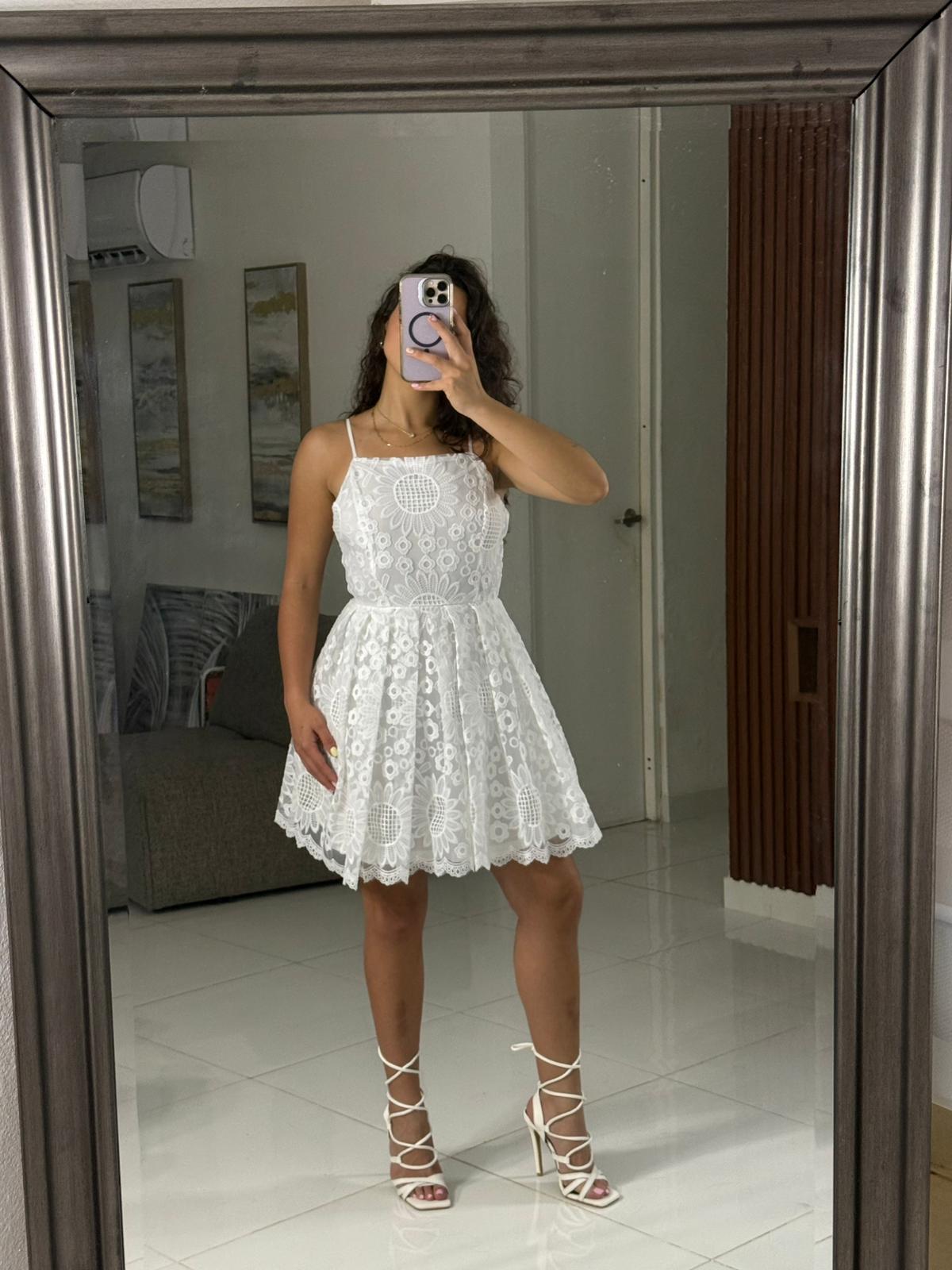 Vestido blanco de encaje