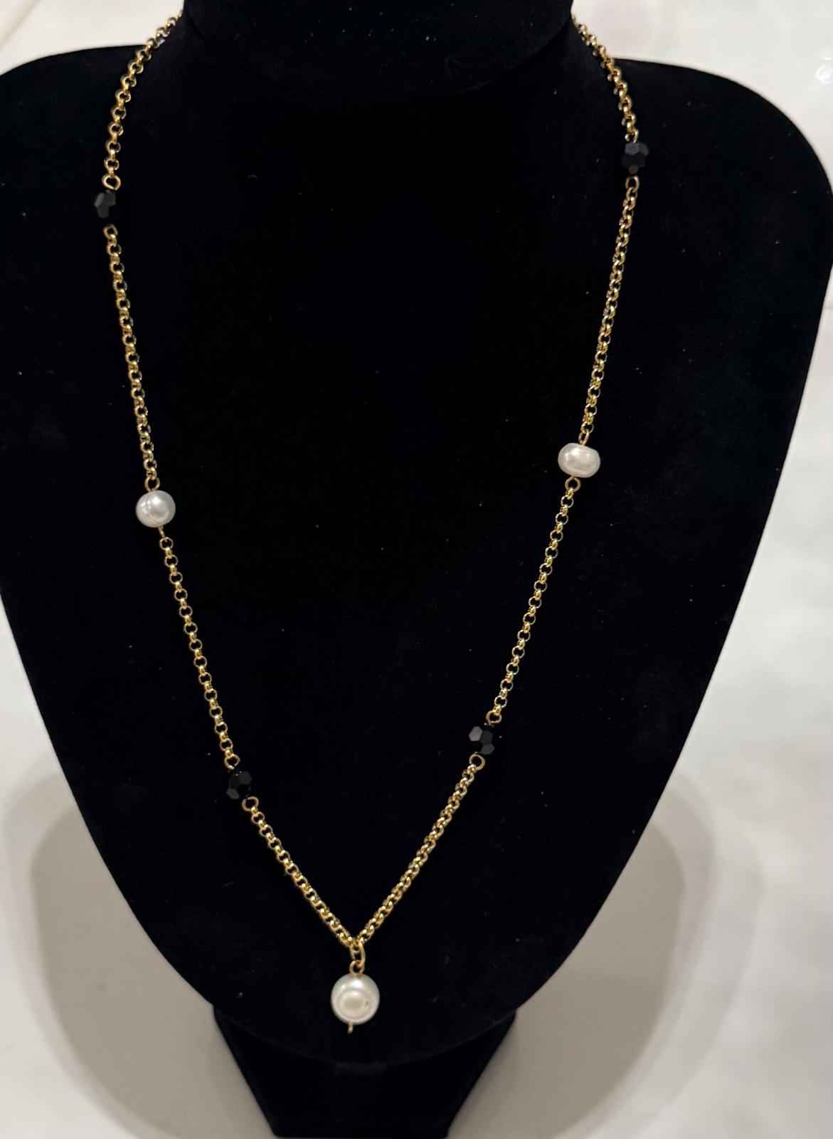 Collar Cadena Dorada con Perlas y Cristales Negros
