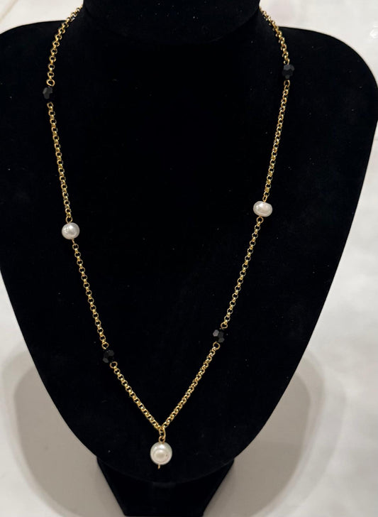 Collar Cadena Dorada con Perlas y Cristales Negros