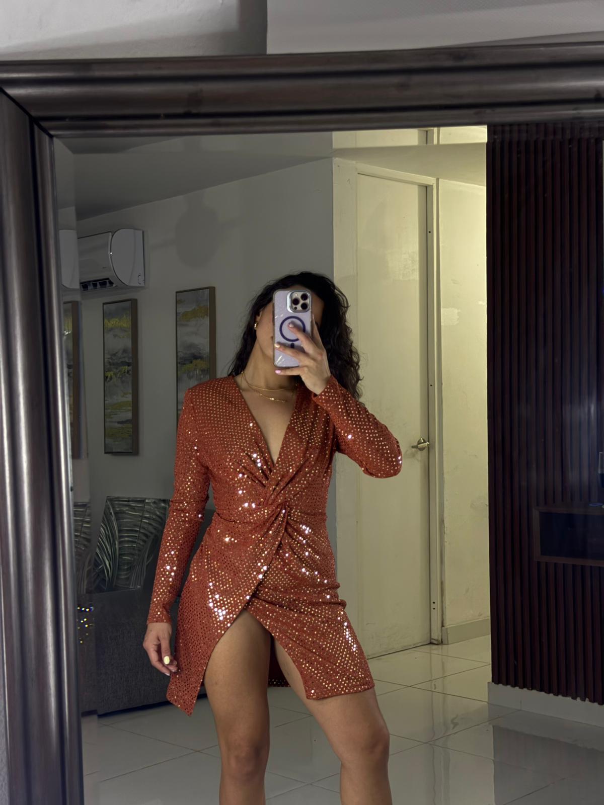 Vestido corto con lentejuelas bronce