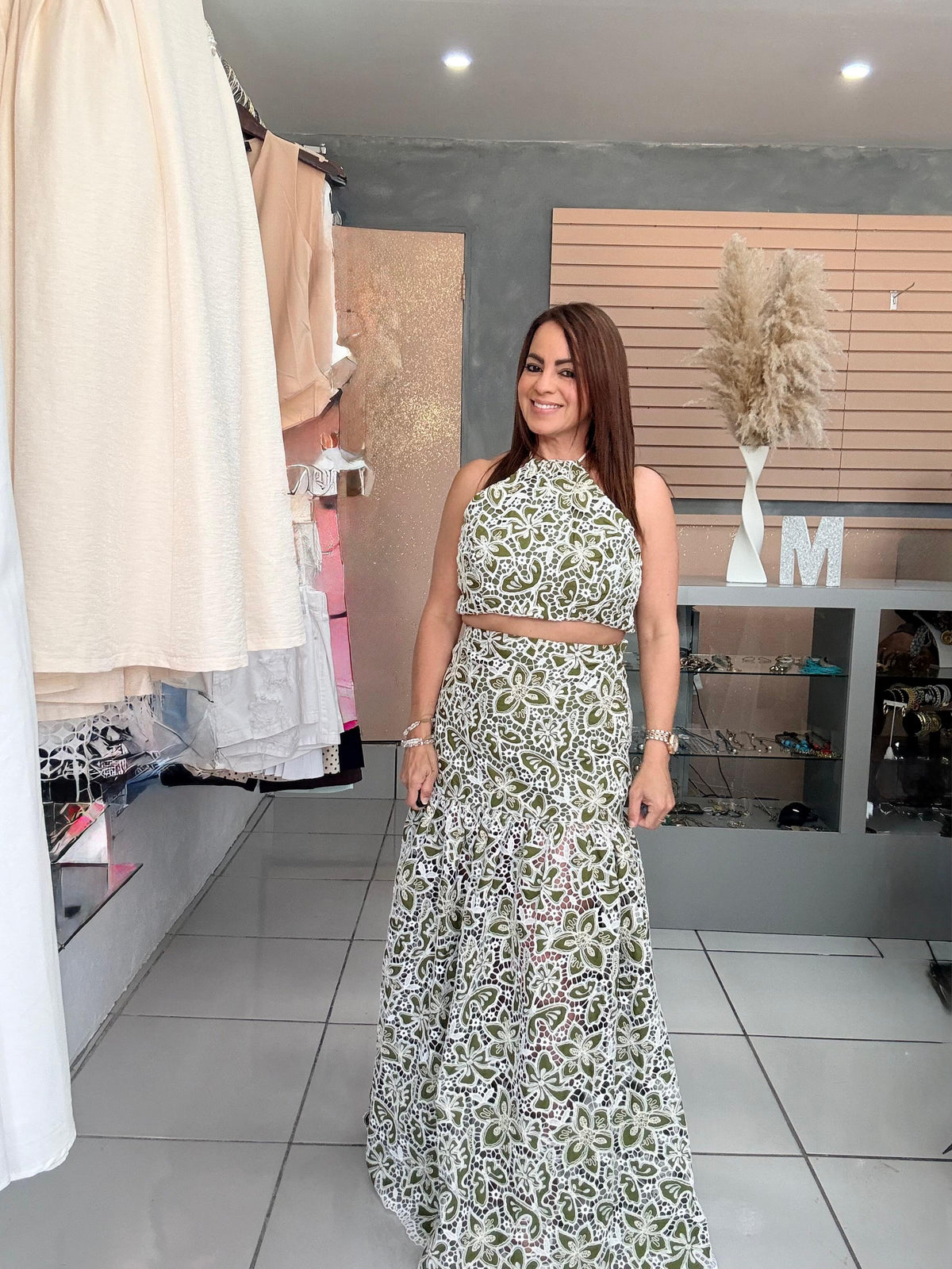 Set encaje floral verde olivo – vista completa