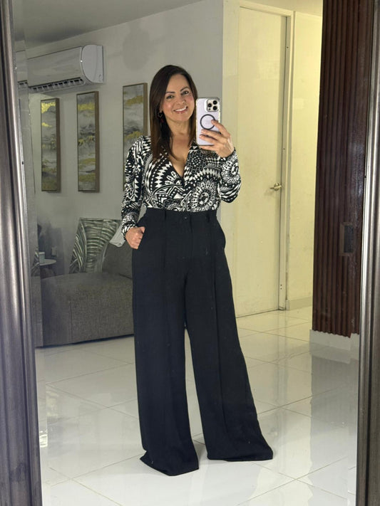 Camisa Estampado Geométrico Tribal Blanco y Negro