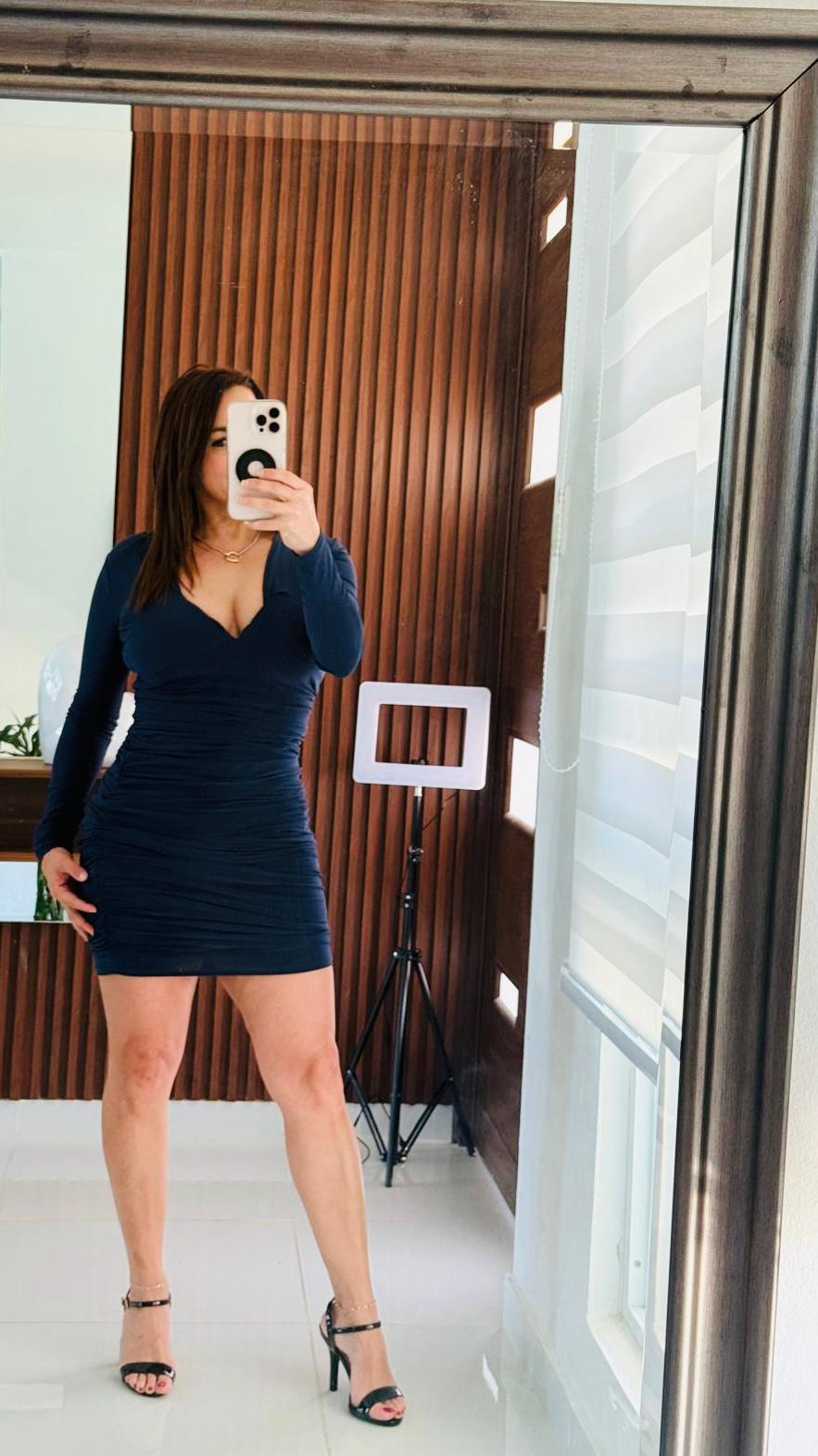 Vestido Azul Marino Corto Manga Larga Ajustado