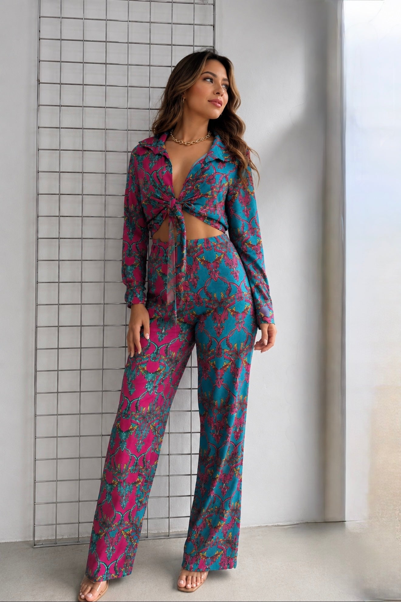 81 - Conjunto Crop Top y Pantalón Estampado Turquesa