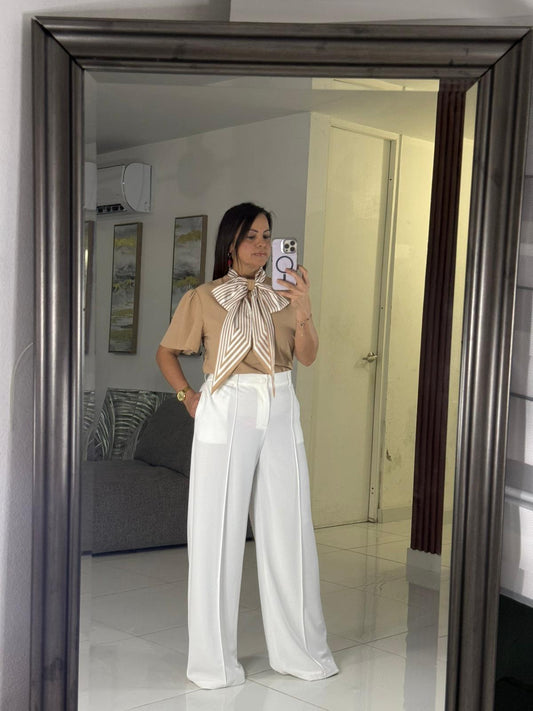 Blusa Beige con Lazo y Manga Puff