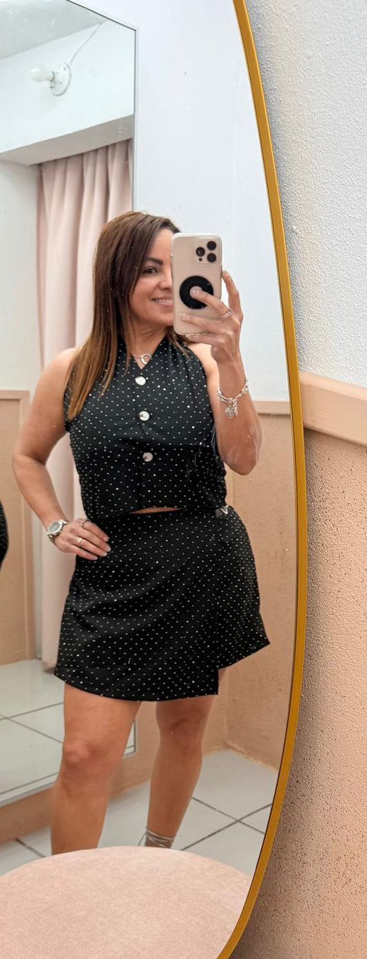 Conjunto Negro con Brillo Chaleco Crop y Falda con Volante