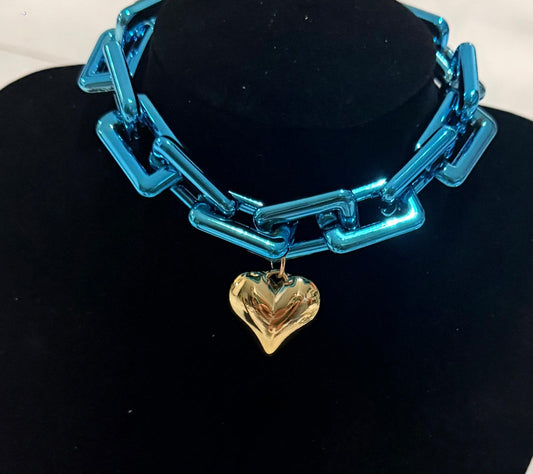 Choker Cadena Gruesa Azul con Dije de Corazón Dorado